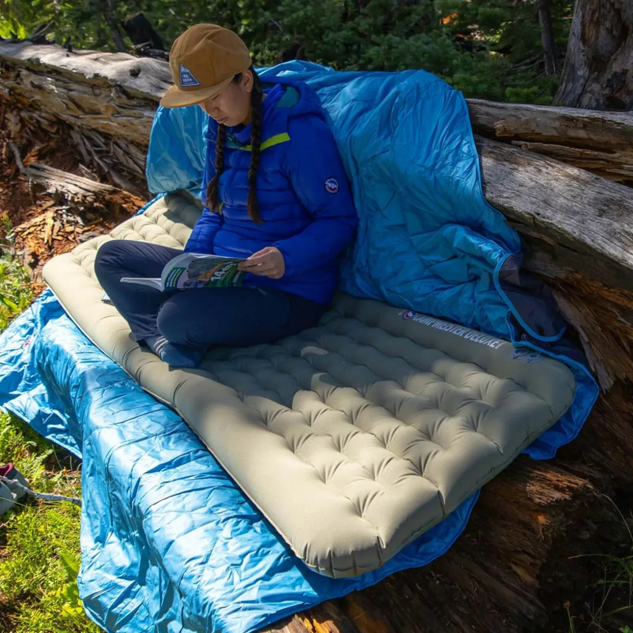 Campmeister Deluxe Insulated Sleeping Mat - Regular Wide