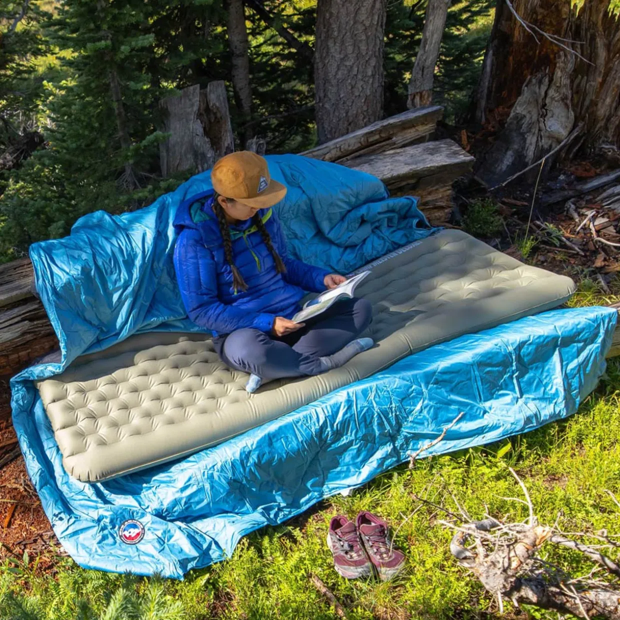 Campmeister Deluxe Insulated Sleeping Mat - Regular Wide