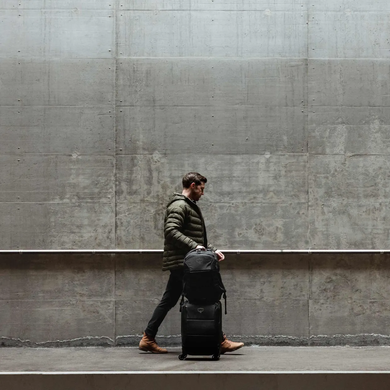 Ozone 4-Wheel Carry-On 38L